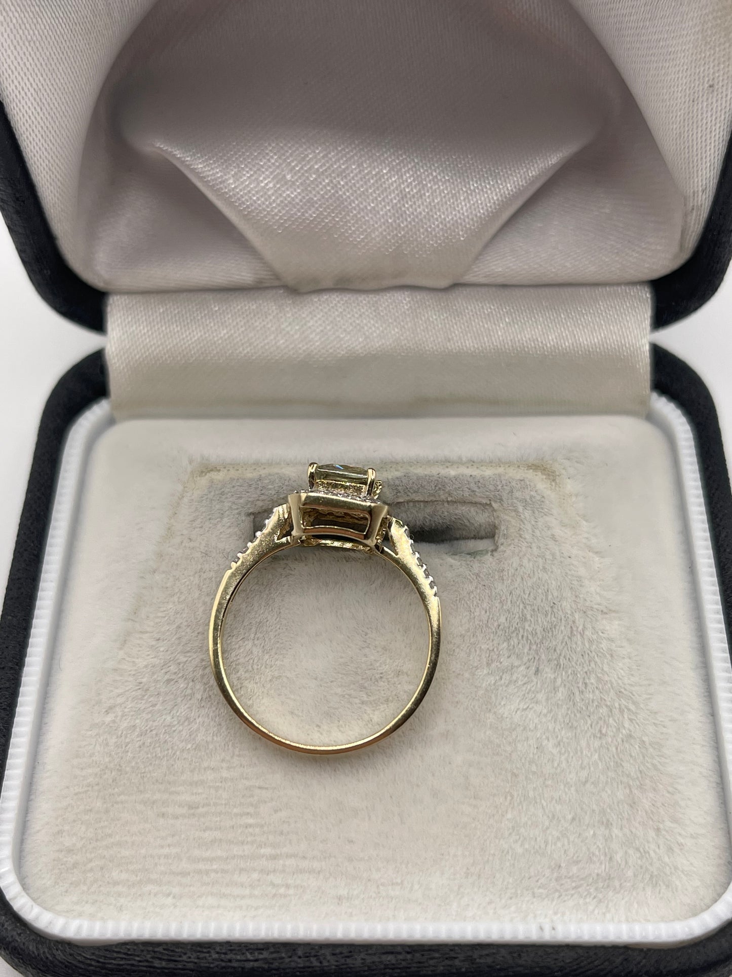 9ct gold quartz and zircon ring