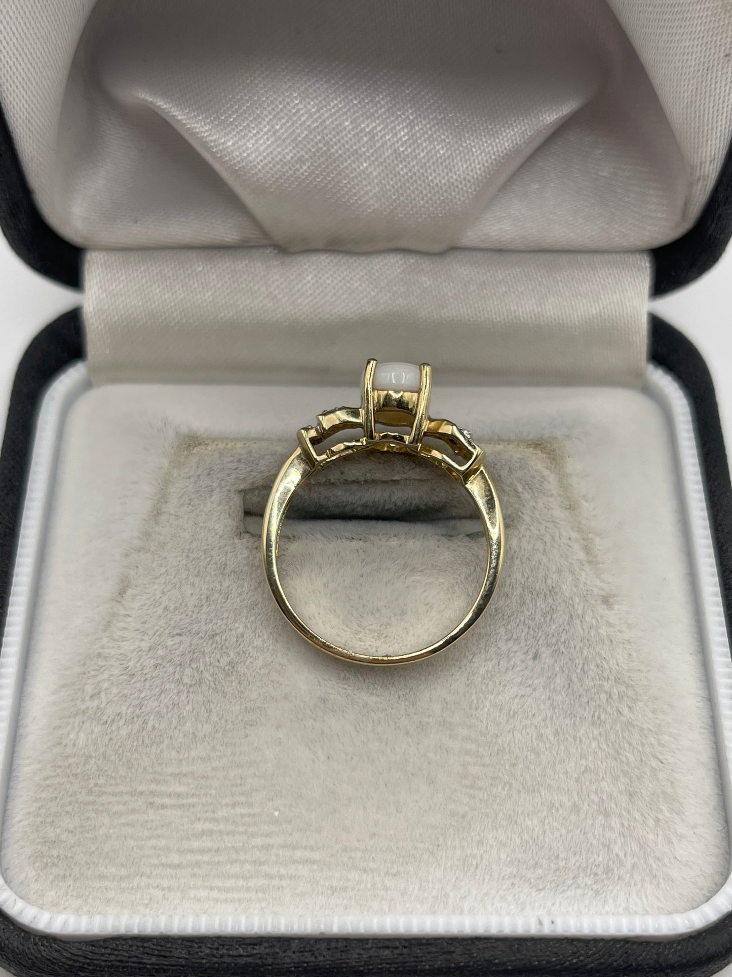 9ct gold opal and diamond ring