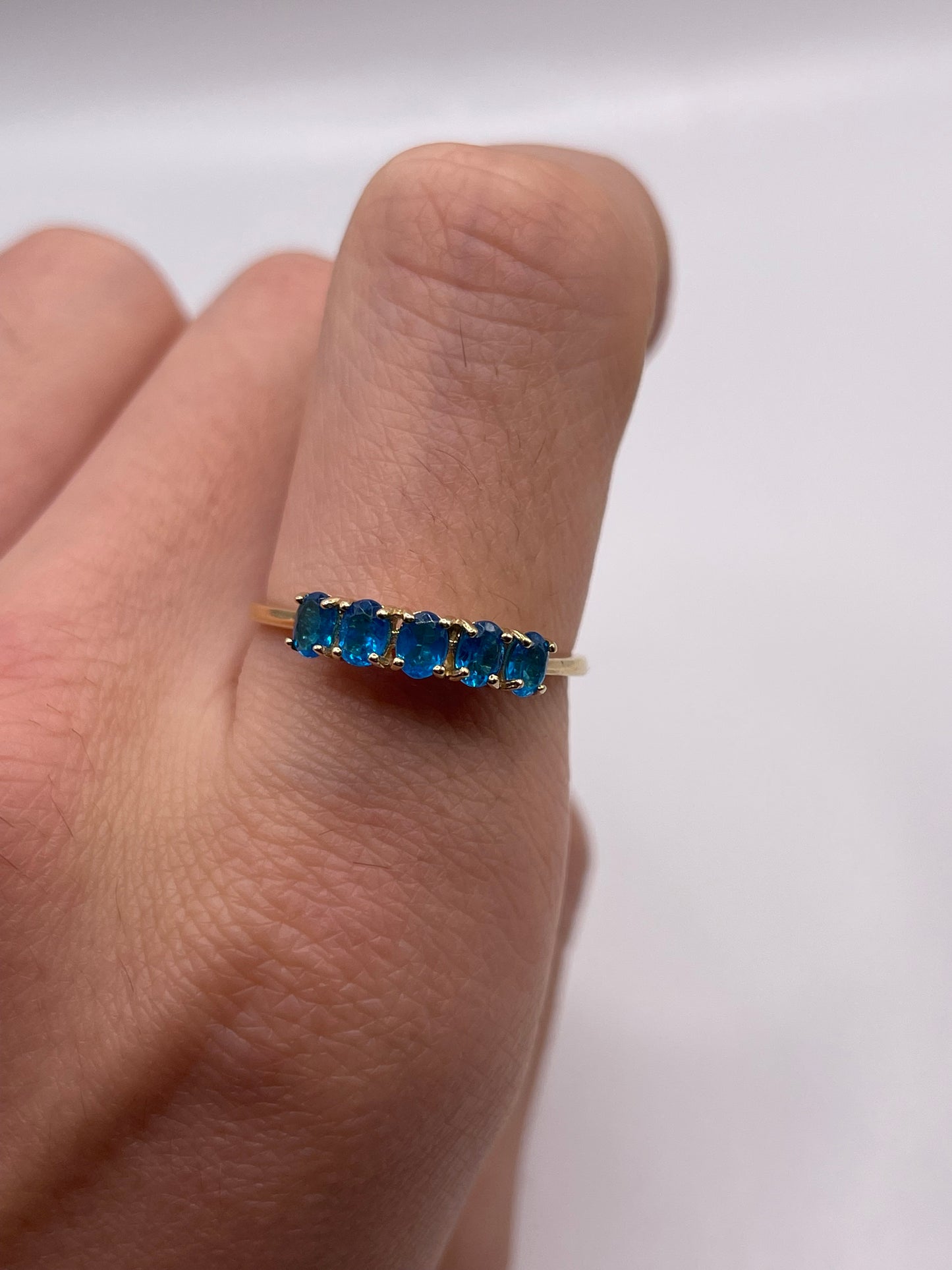 9ct gold blue apatite ring