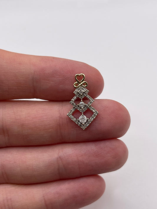9ct gold diamond cluster pendant