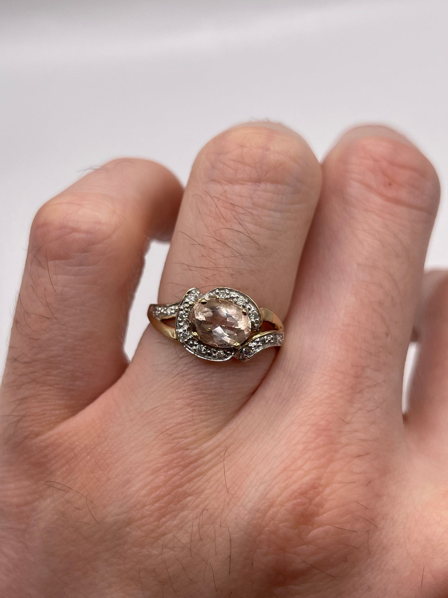 9ct gold morganite and diamond ring