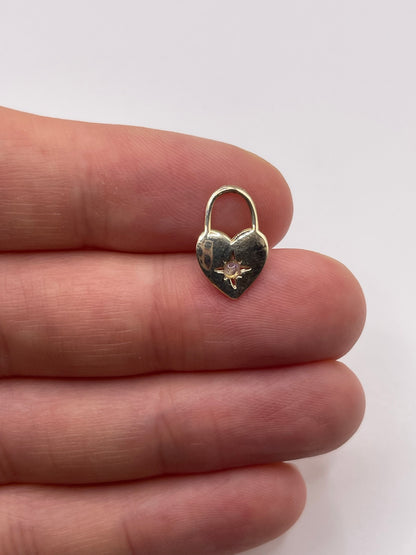 9ct gold moonstone heart pendant
