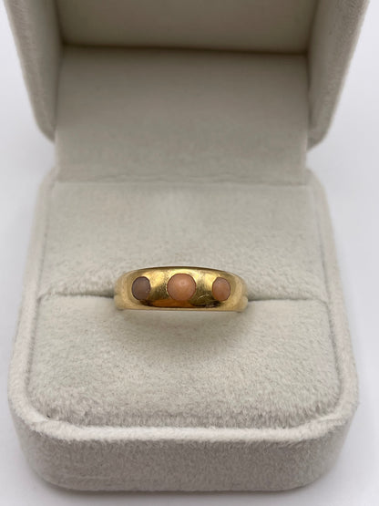 Antique 18ct gold coral gypsy ring