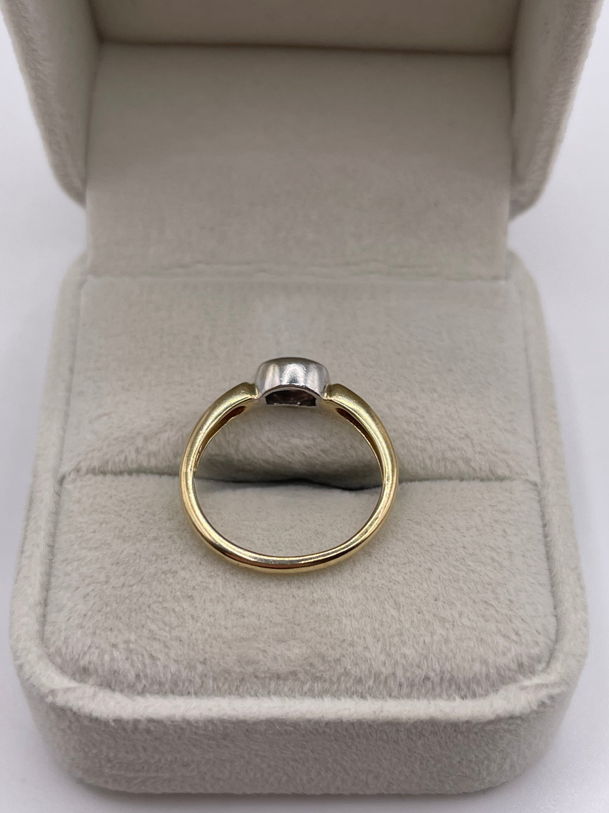 9ct gold diamond ring