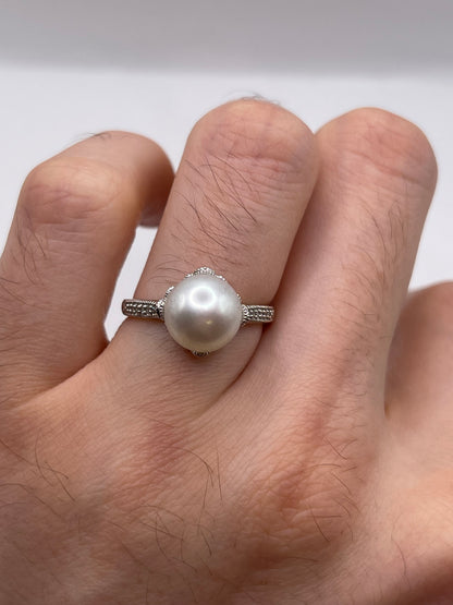 9ct gold pearl and diamond ring