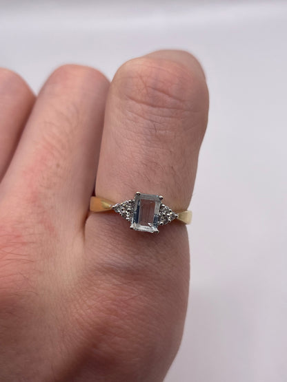 18ct gold aquamarine and diamond ring