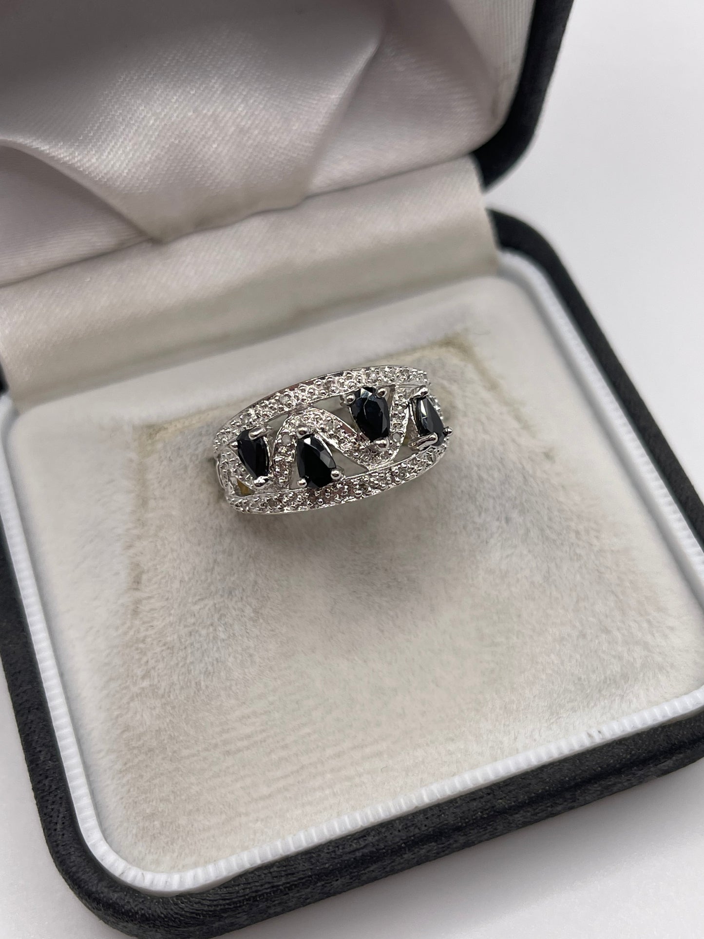 9ct gold sapphire and diamond ring