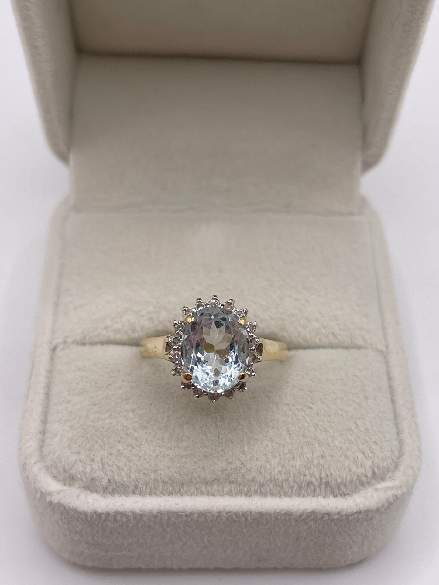 9ct gold aquamarine and diamond ring