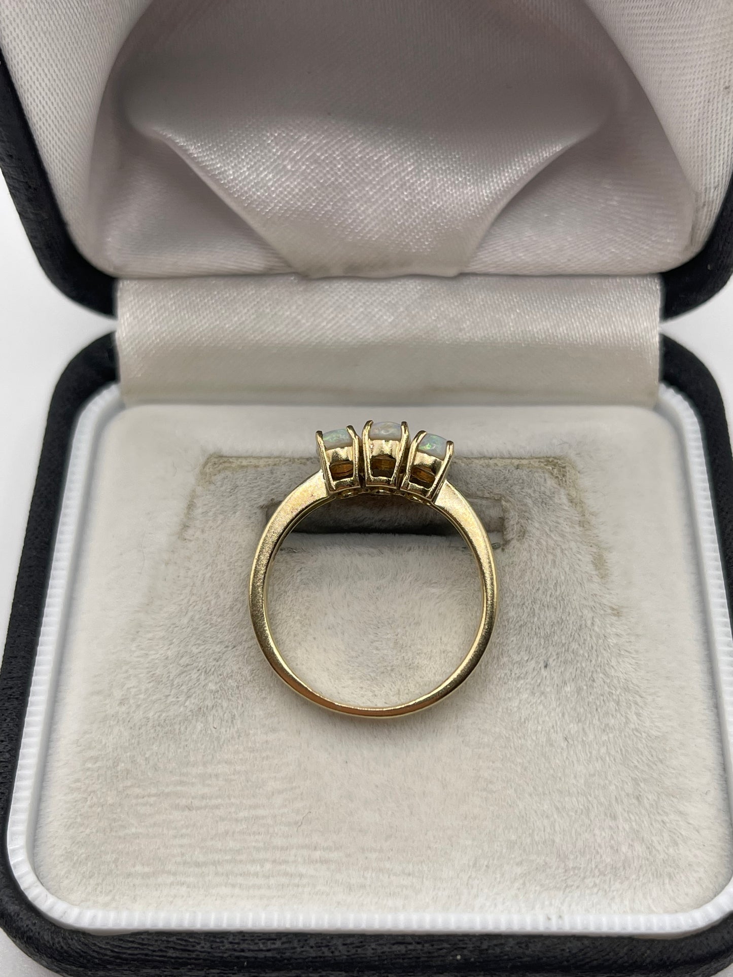 9ct gold opal ring