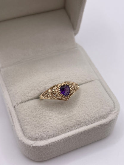 9ct gold amethyst heart ring