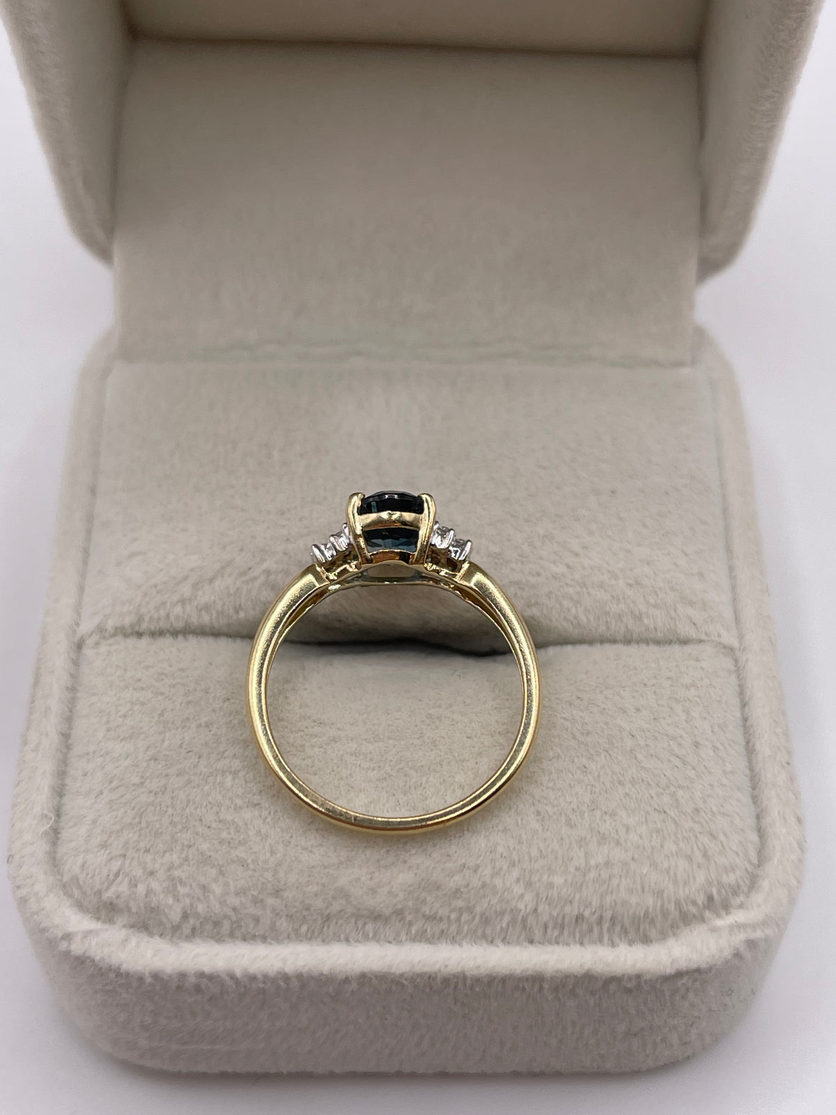 9ct gold London blue topaz and diamond ring