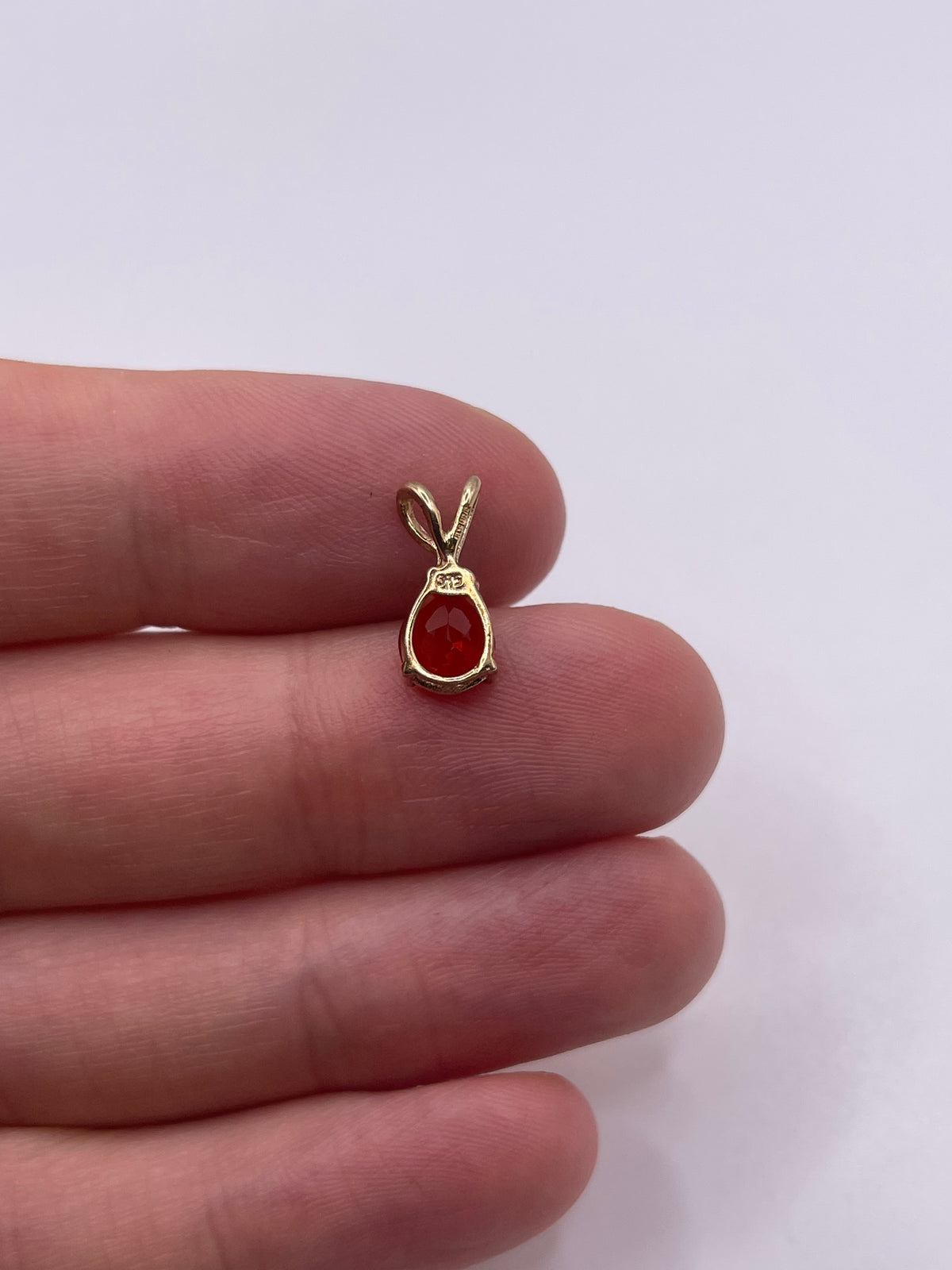 9ct gold fire opal pendant