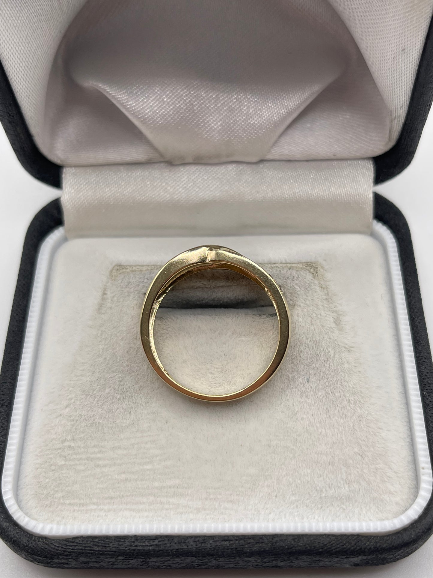 9ct gold diamond ring