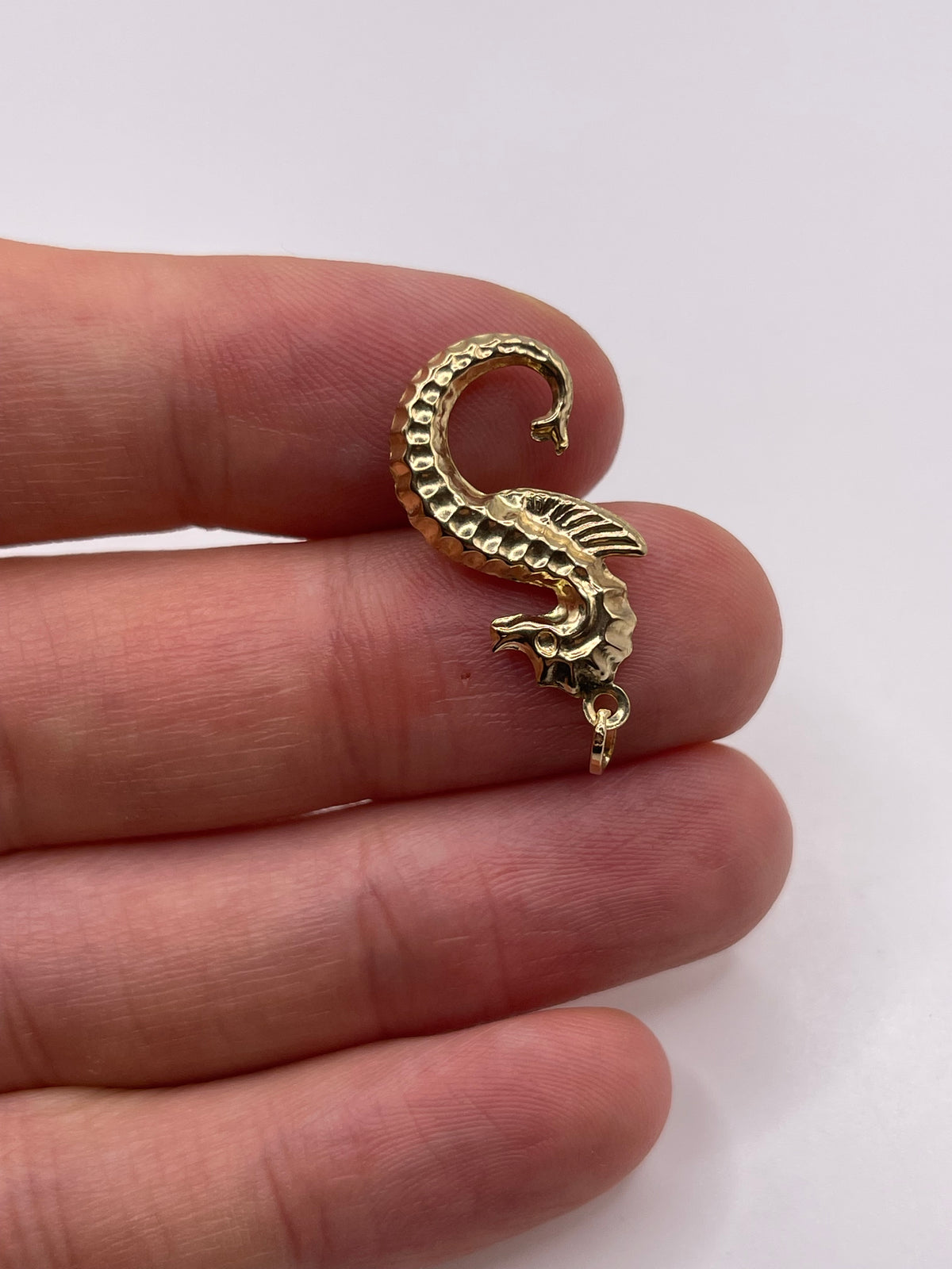 9ct gokd seahorse charm
