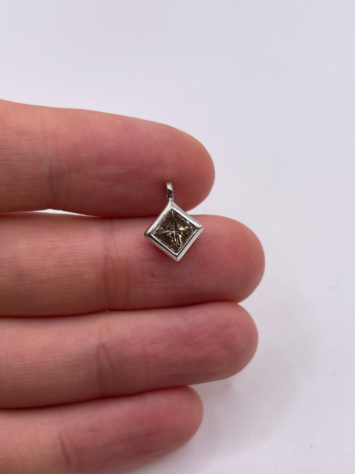 Platinum 1ct diamond pendant