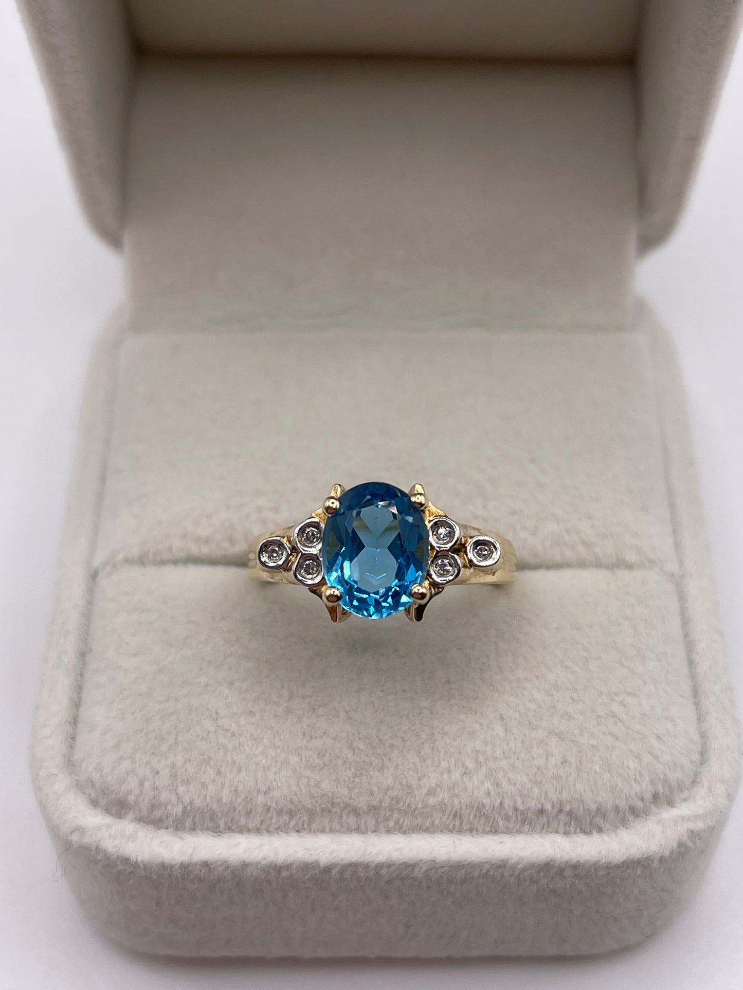9ct gold blue topaz and diamond ring