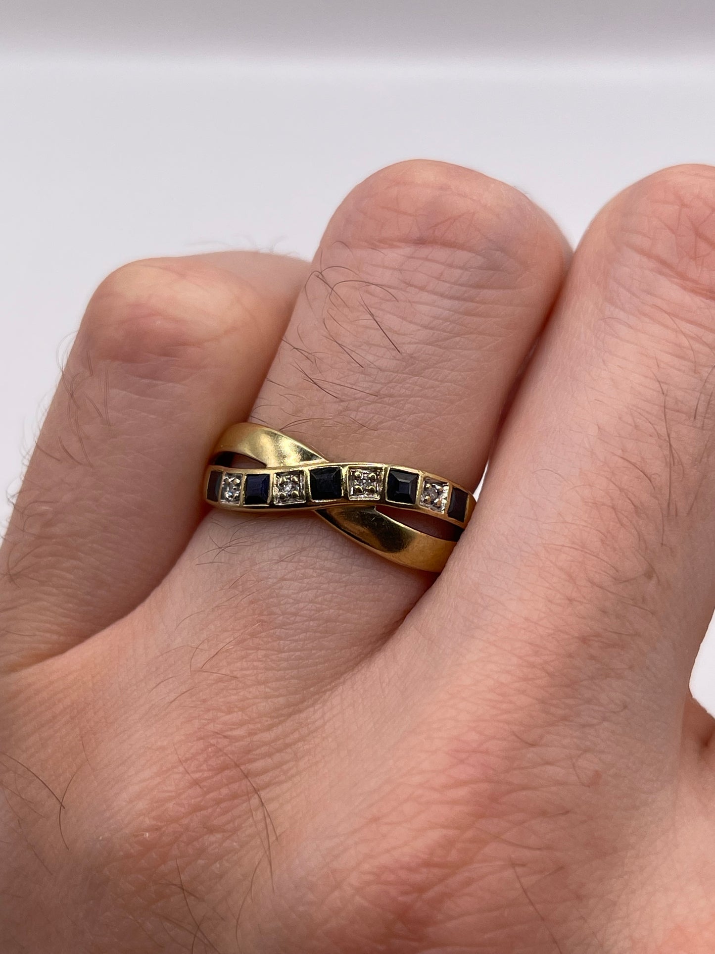 9ct gold sapphire and diamond ring