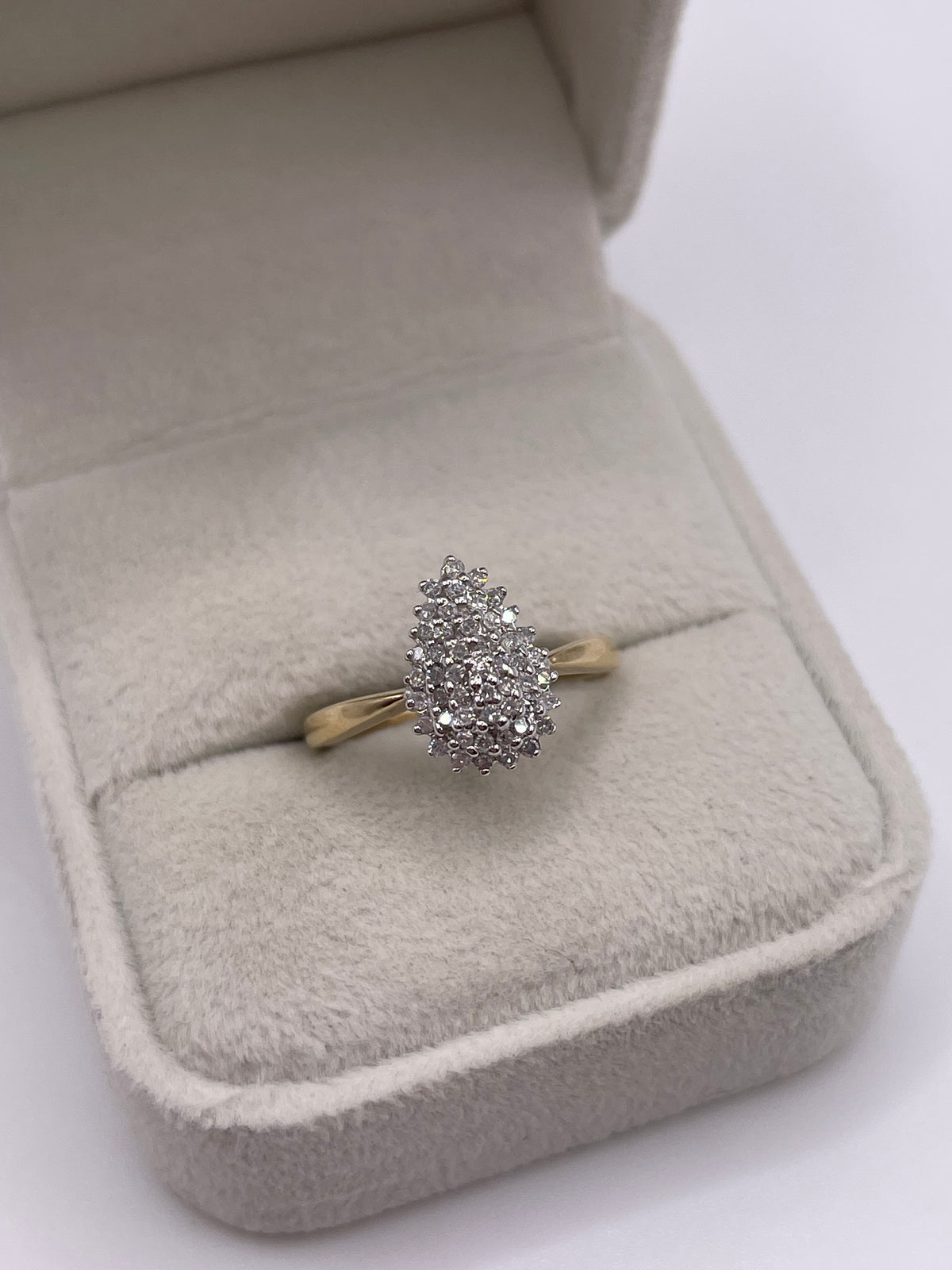 9ct gold diamond cluster ring