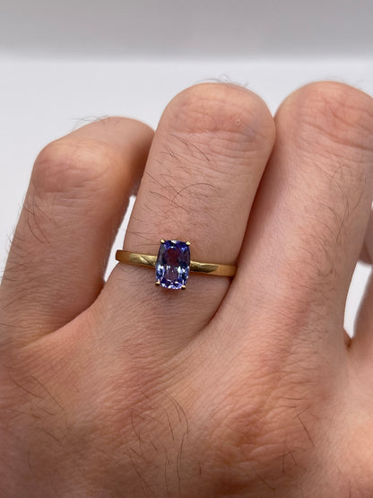 9ct gold tanzanite ring