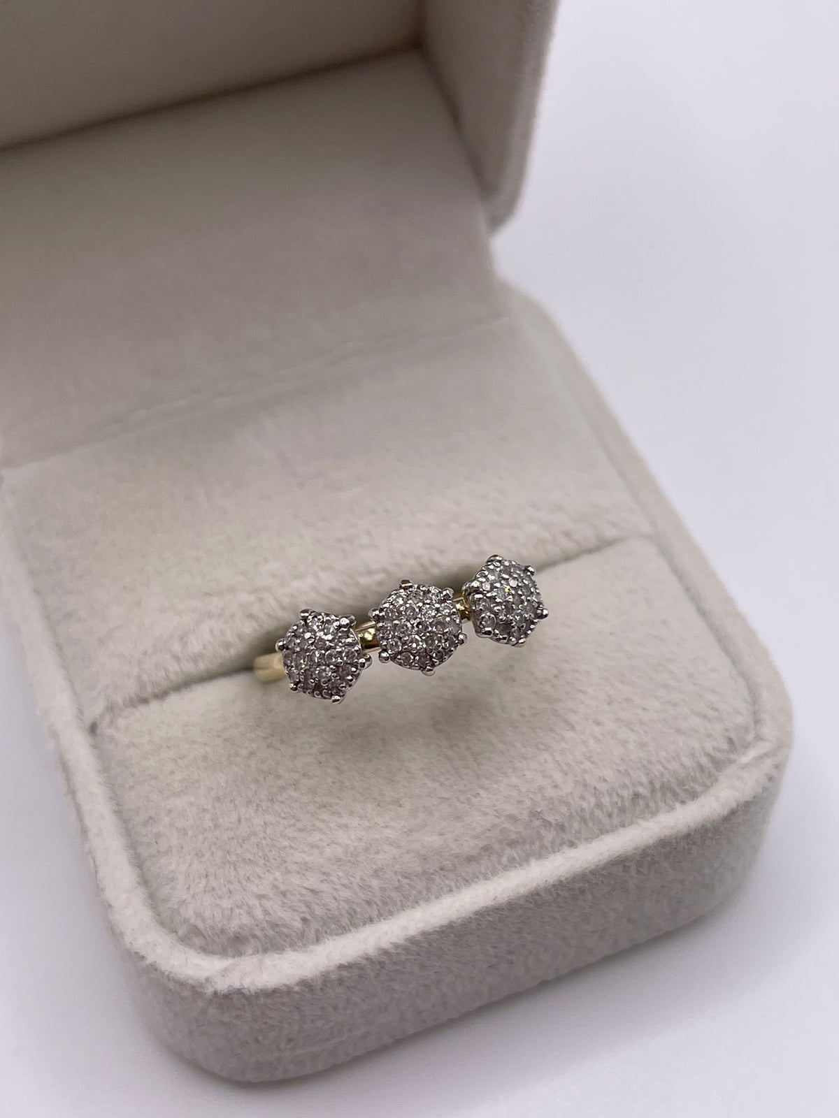 9ct gold diamond cluster ring