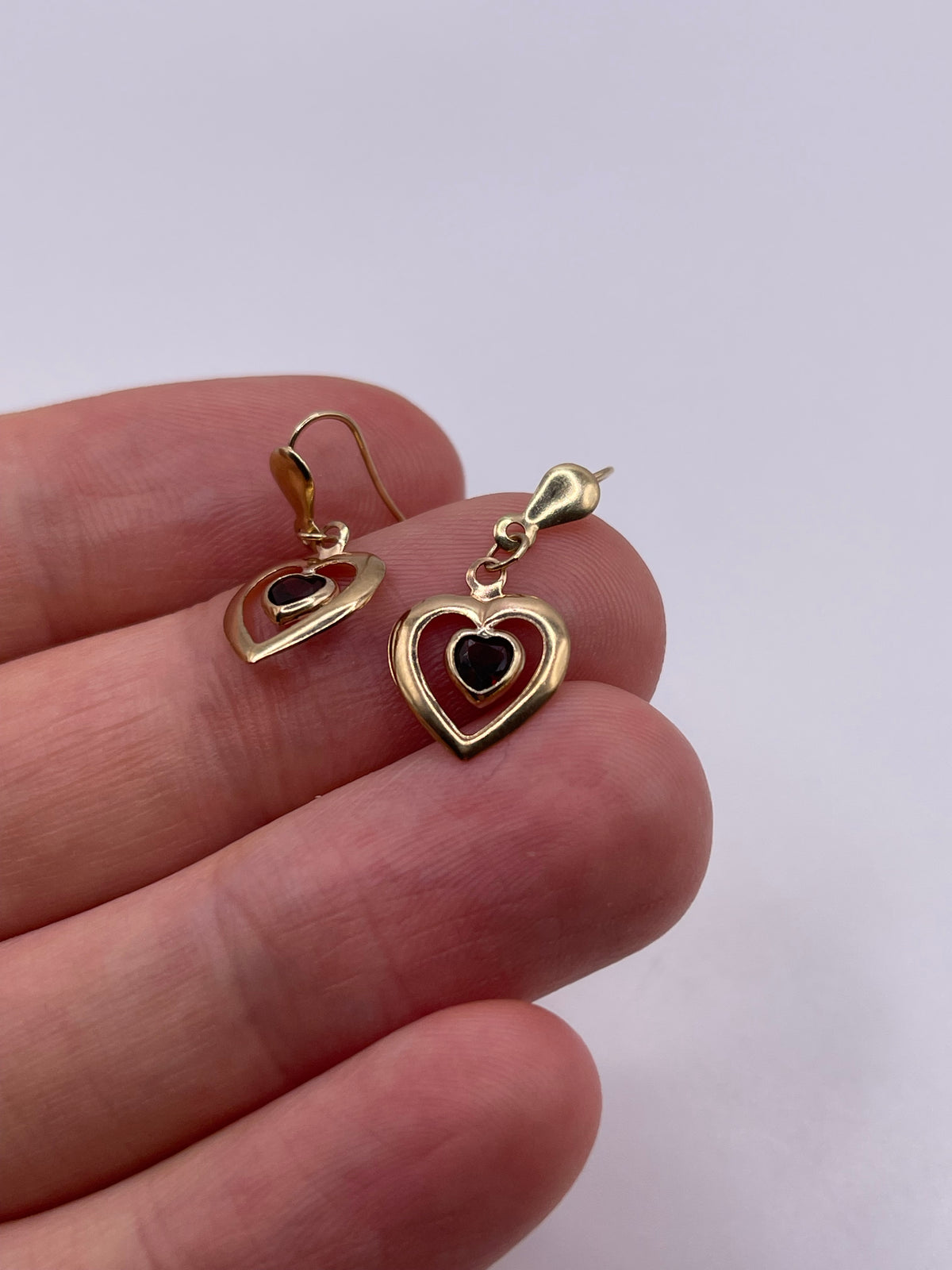 9ct gold garnet earrings