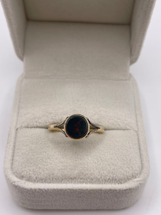 9ct gold bloodstone ring