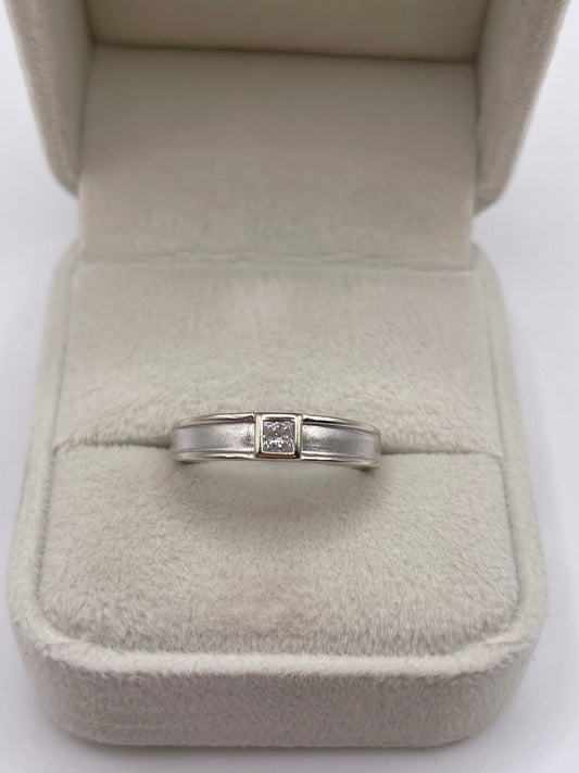 9ct white gold diamond ring