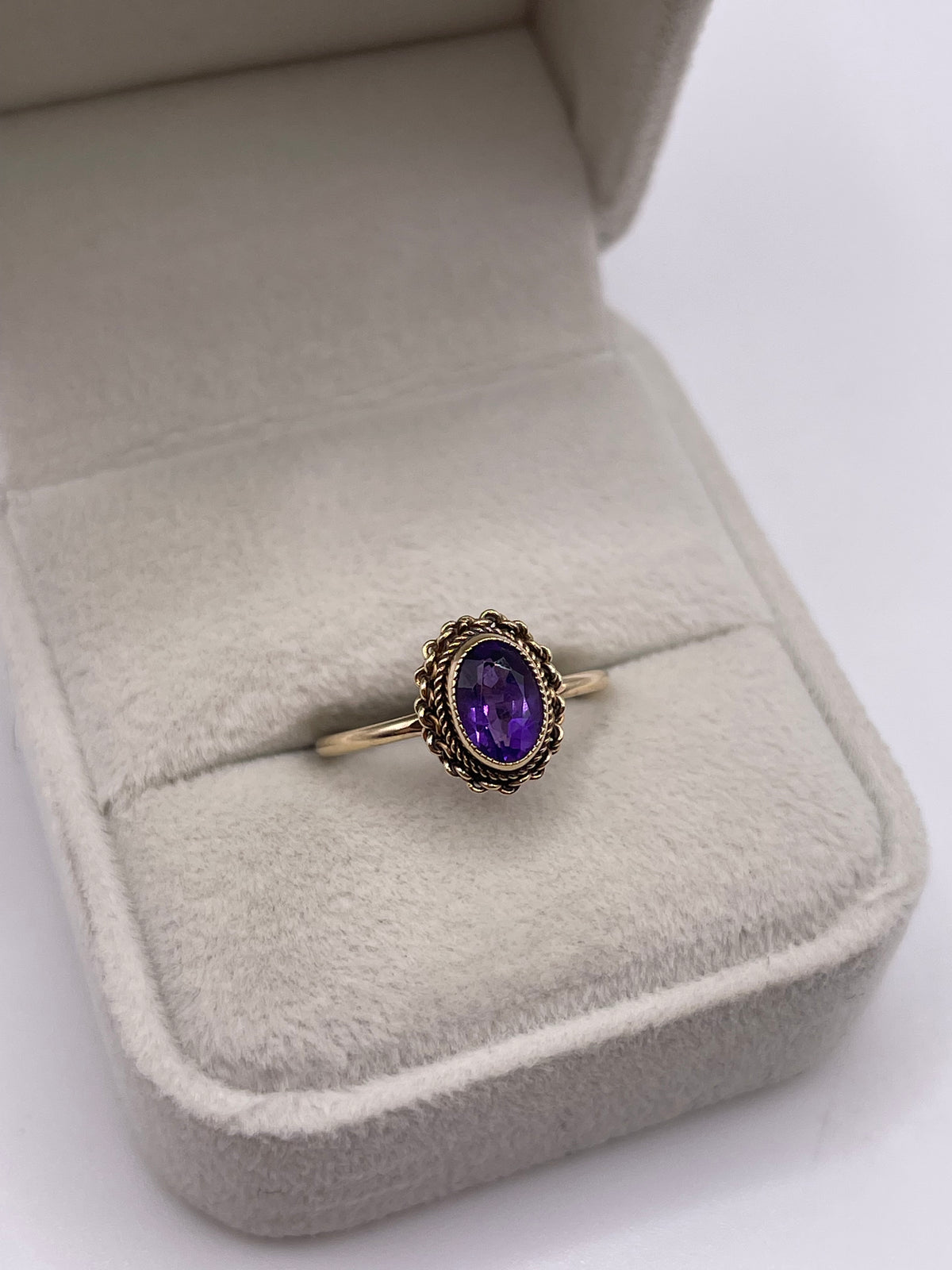 9ct gold amethyst ring