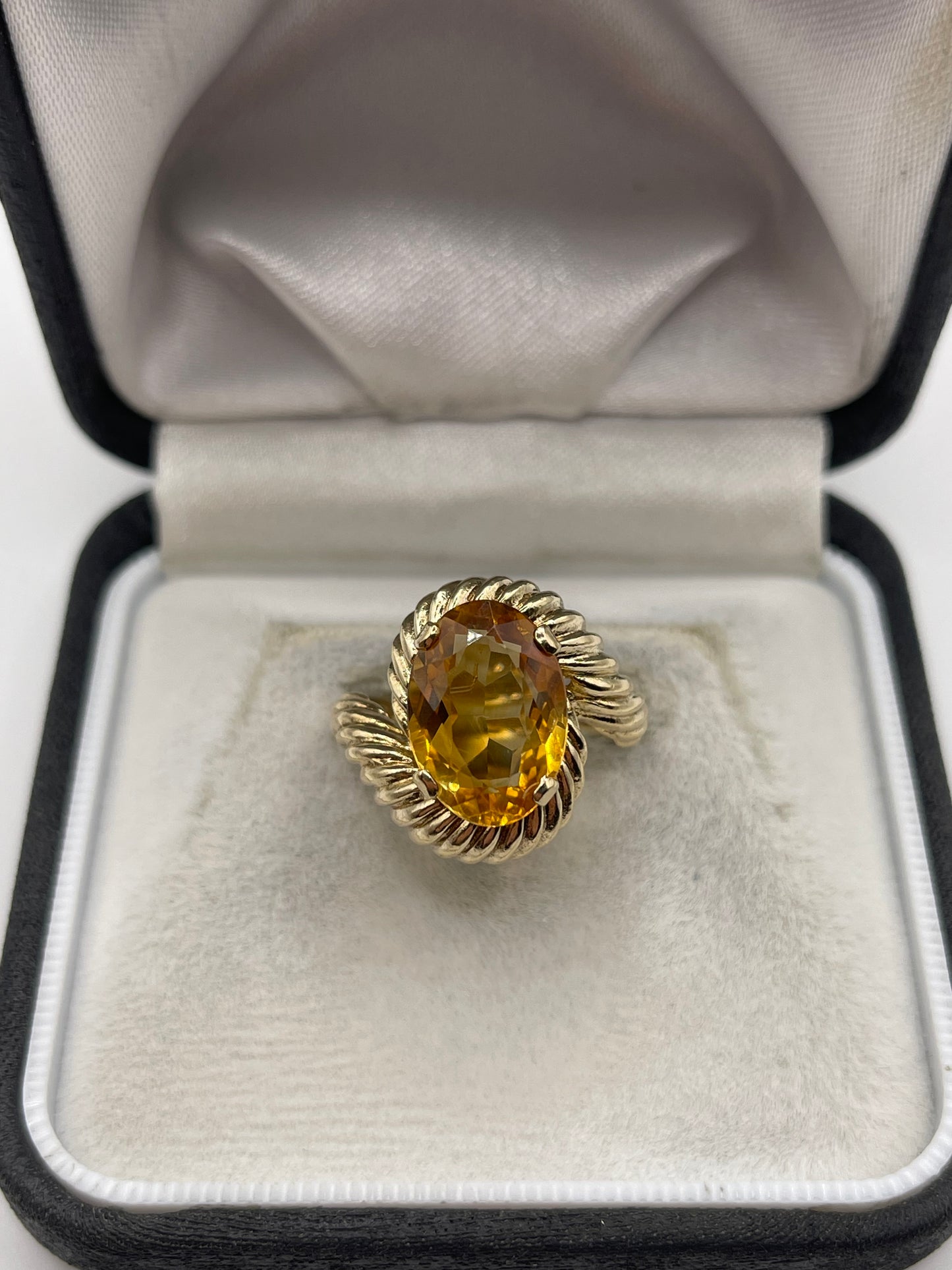 9ct gold citrine ring