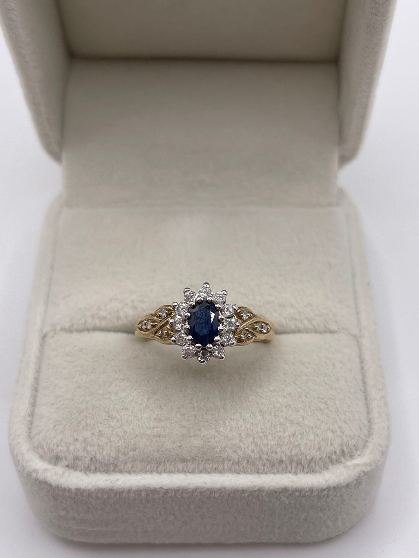9ct gold sapphire and diamond ring