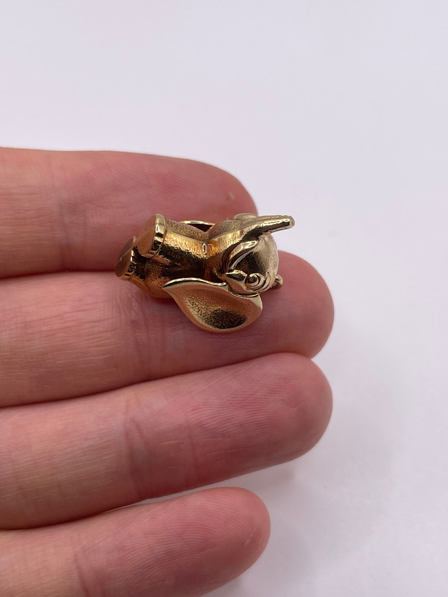 9ct gold elephant charm