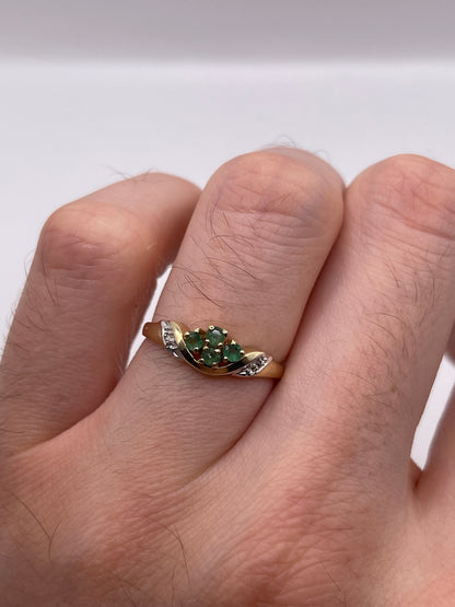 9ct gold emerald and diamond ring