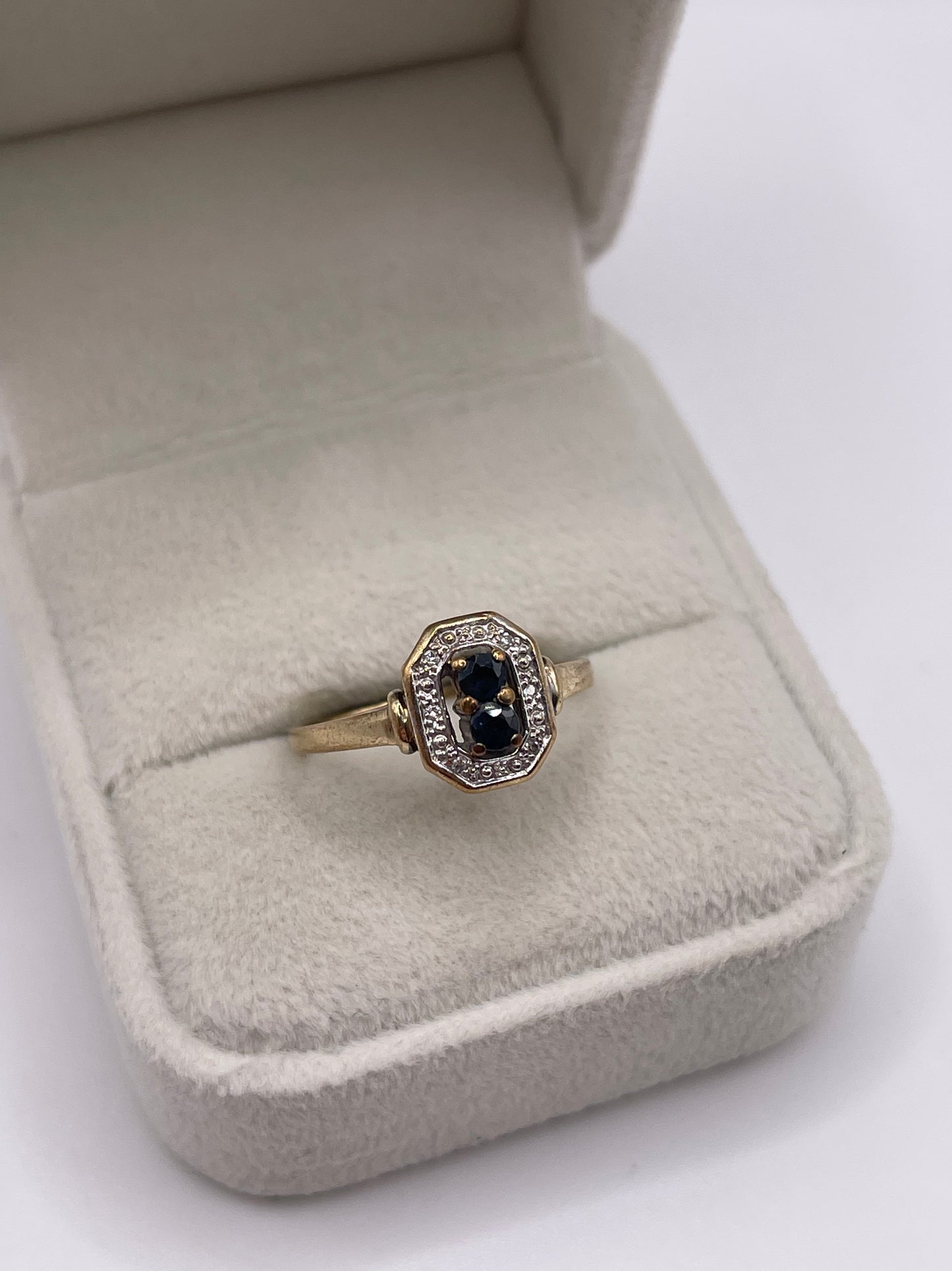 9ct gold sapphire and diamond ring