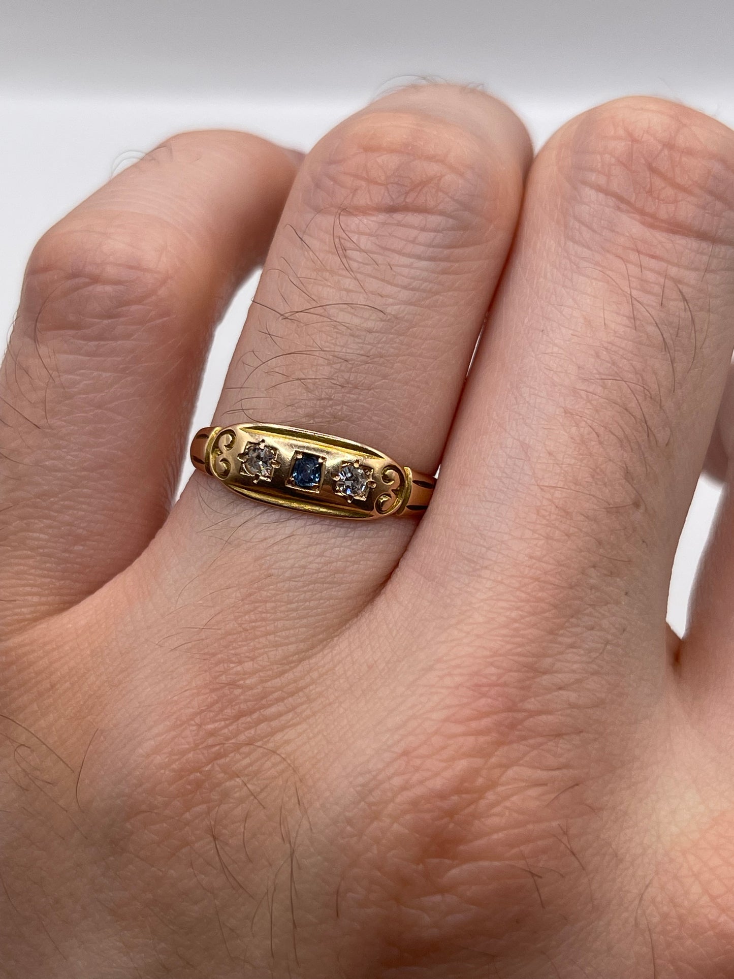Antique 15ct gold sapphire and diamond ring