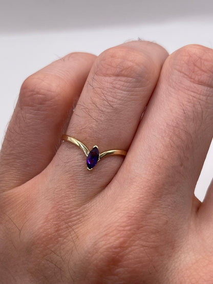 9ct gold amethyst wishbone ring