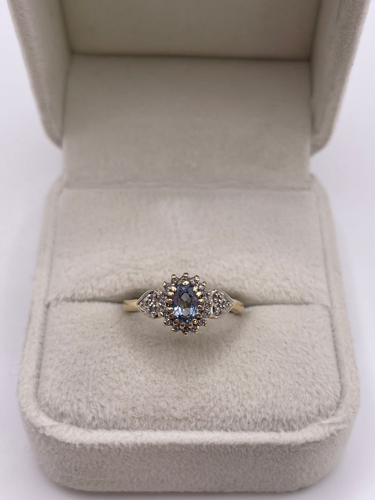 9ct gold sapphire and diamond ring