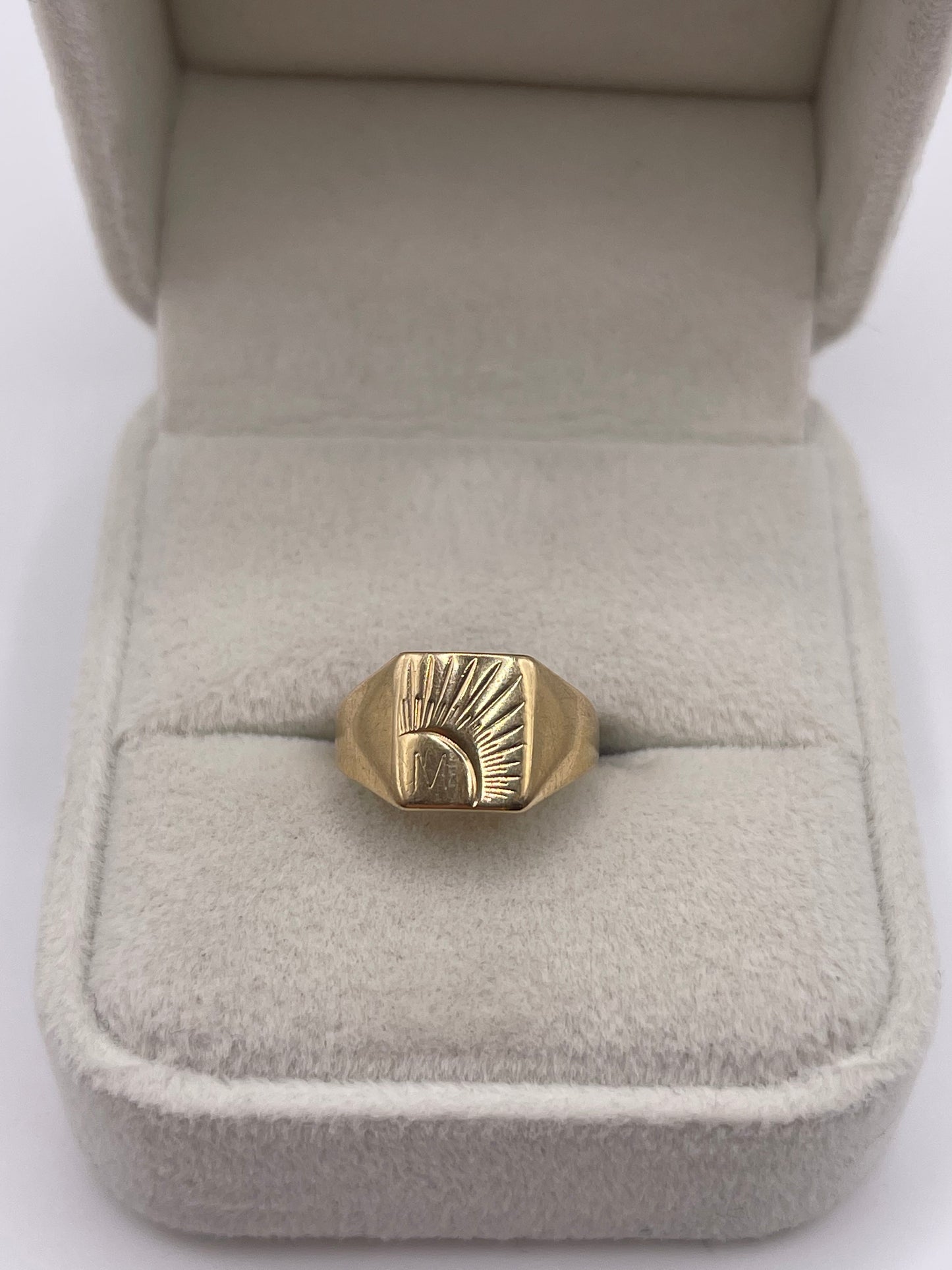 9ct gold signet ring