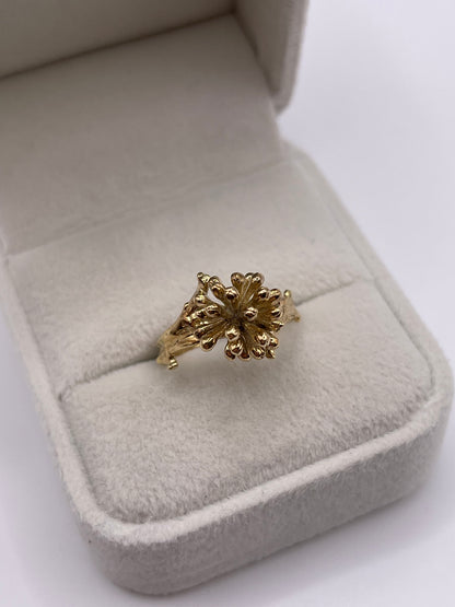 Unusual 14ct gold ring