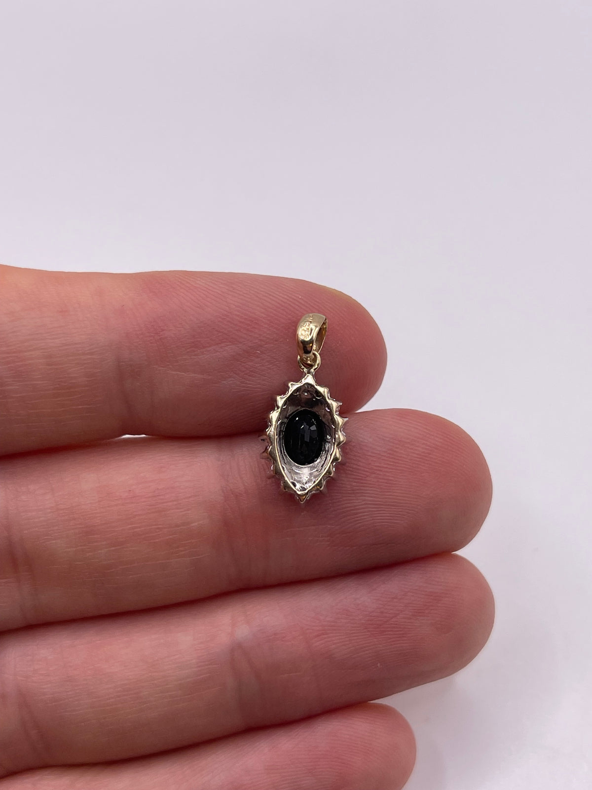 9ct gold sapphire and diamond pendant