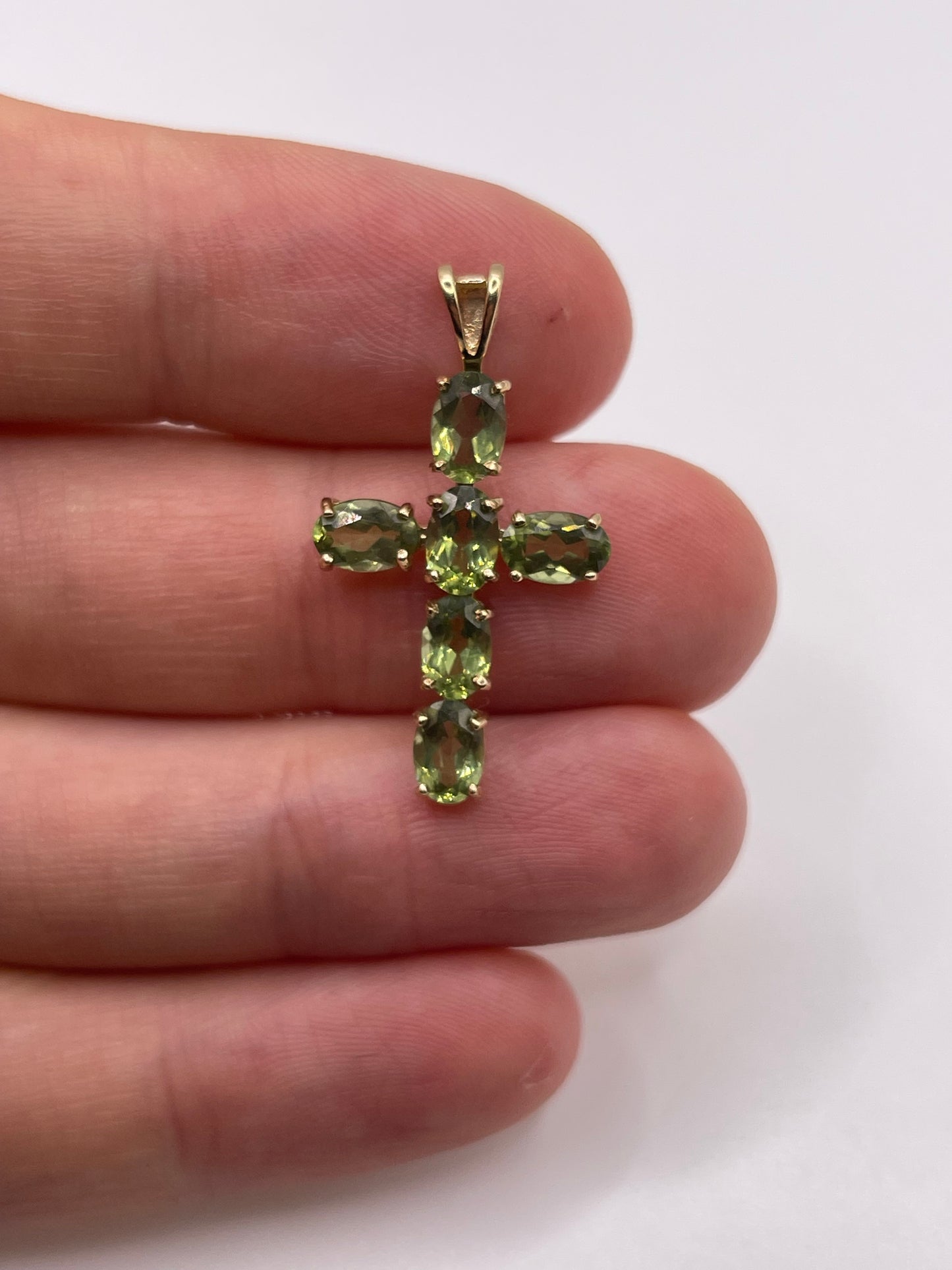 9ct gold quartz cross pendant