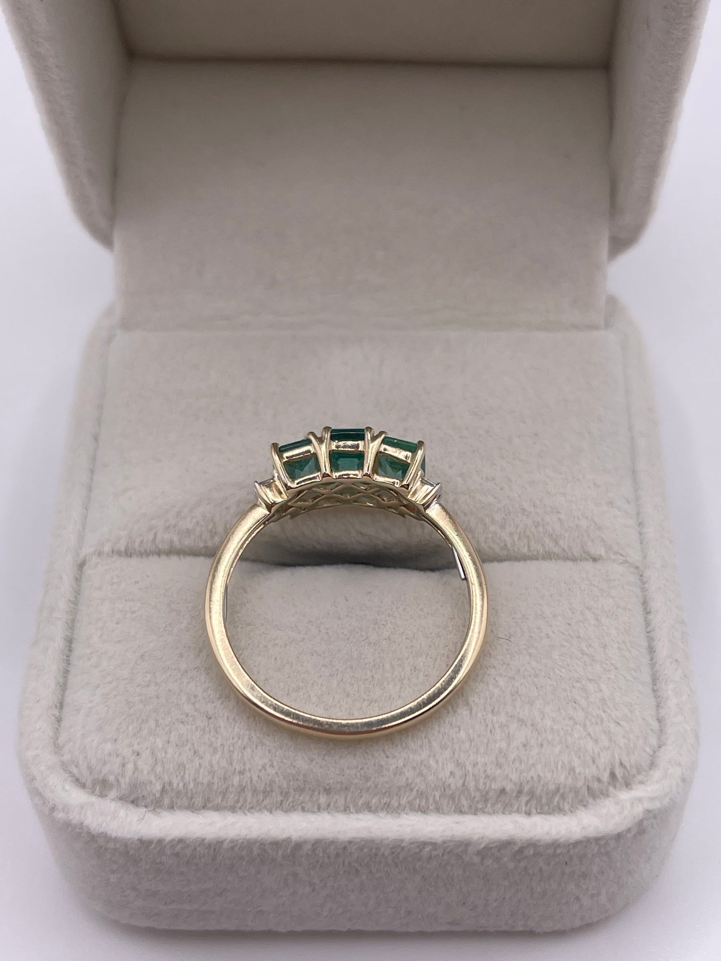 9ct gold emerald and diamond ring