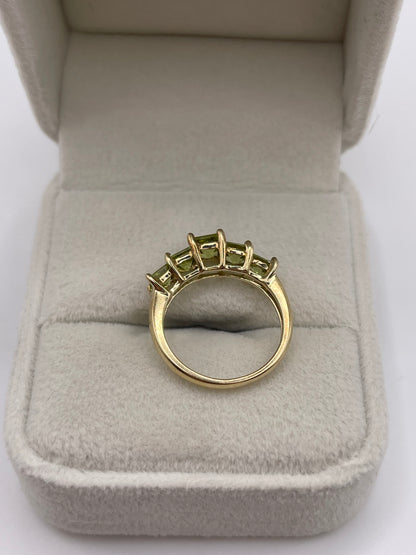 9ct gold peridot ring