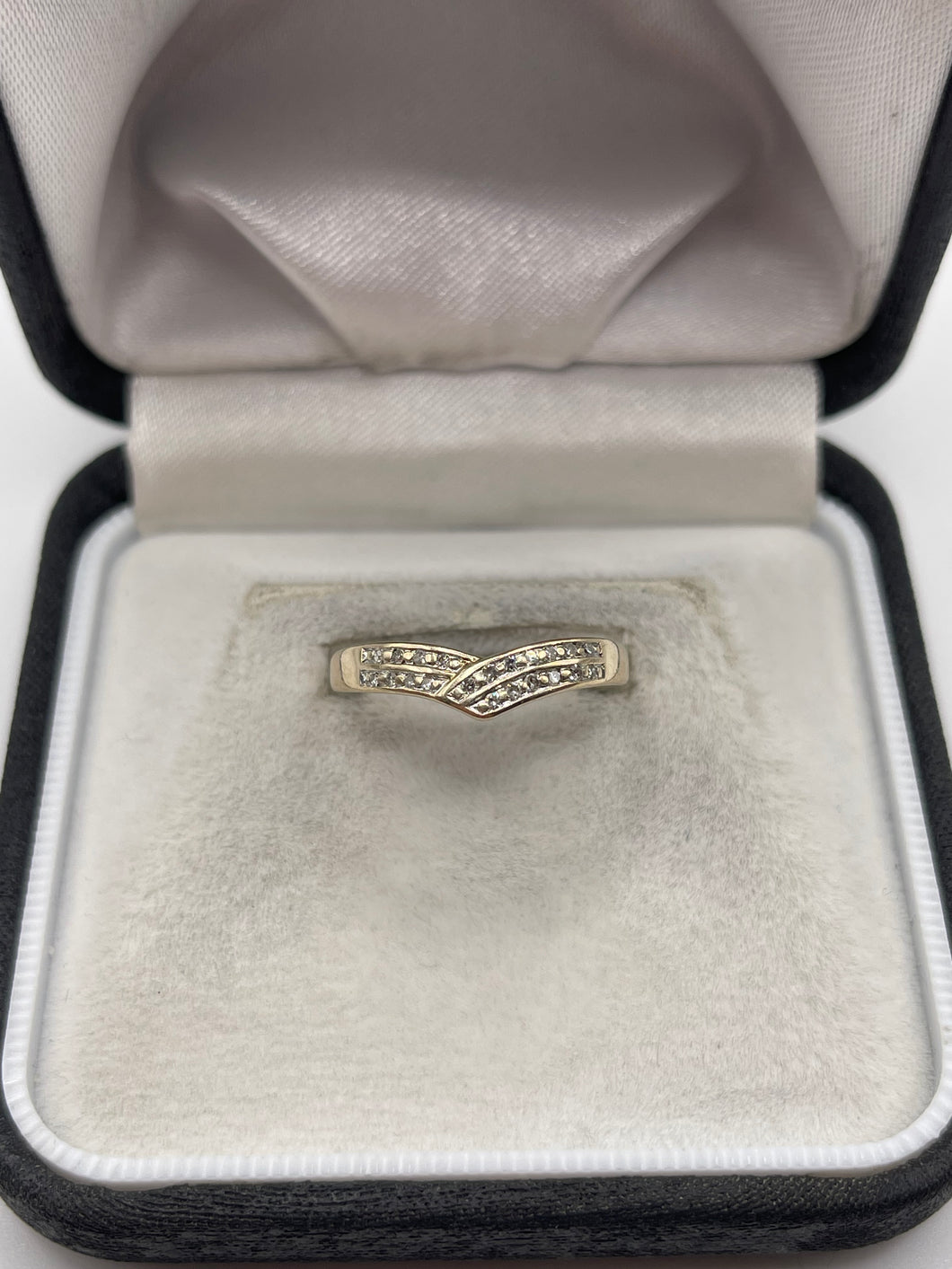 9ct gold diamond ring