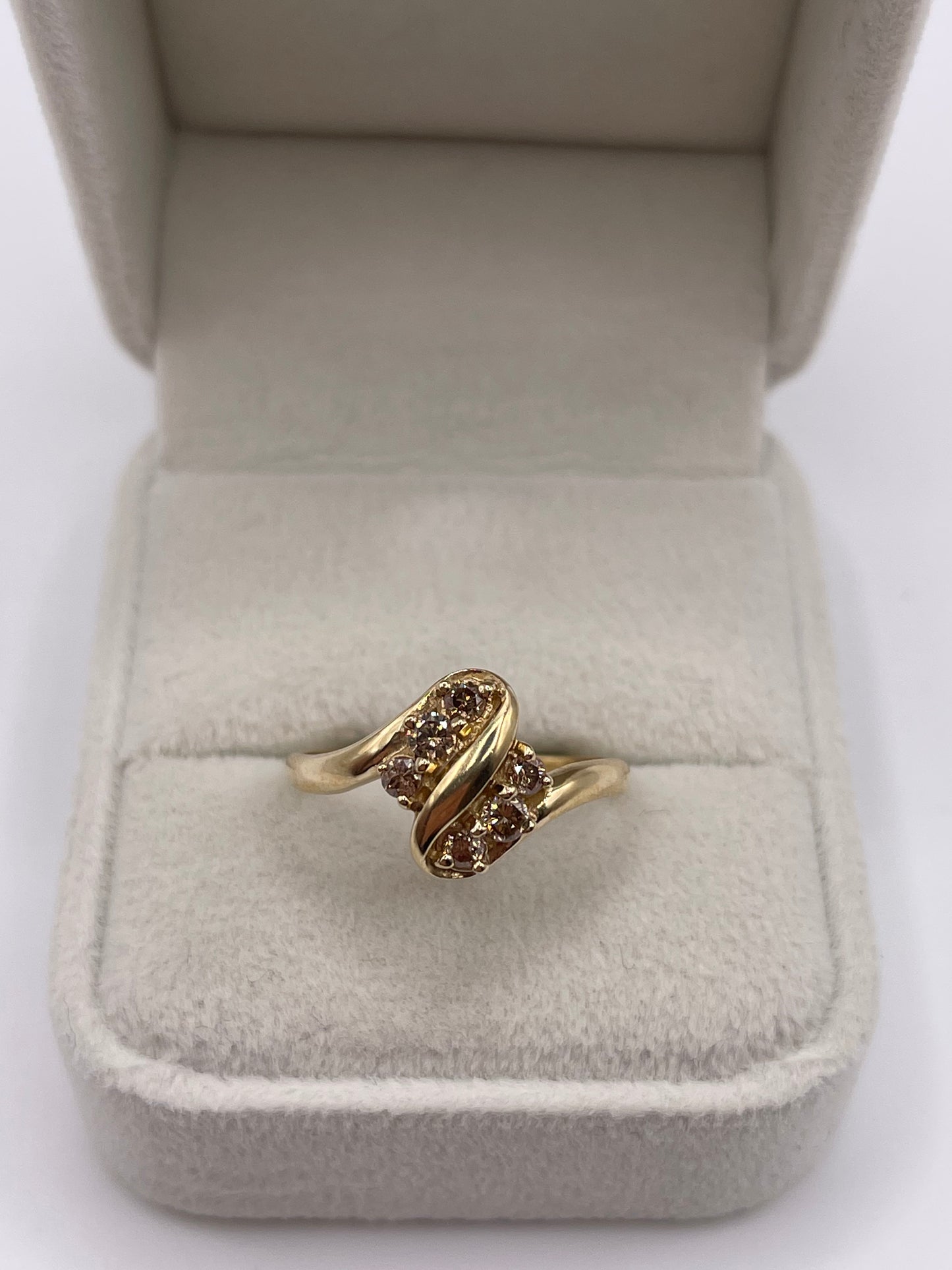 9ct gold cognac diamond ring