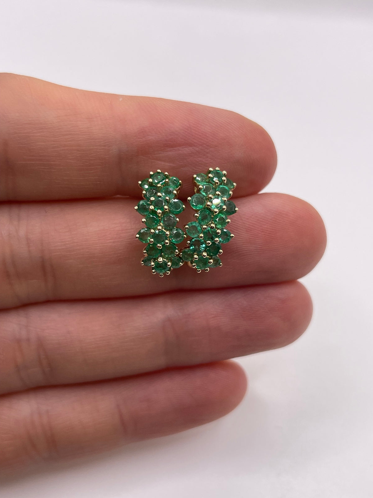 9ct gold emerald earrings