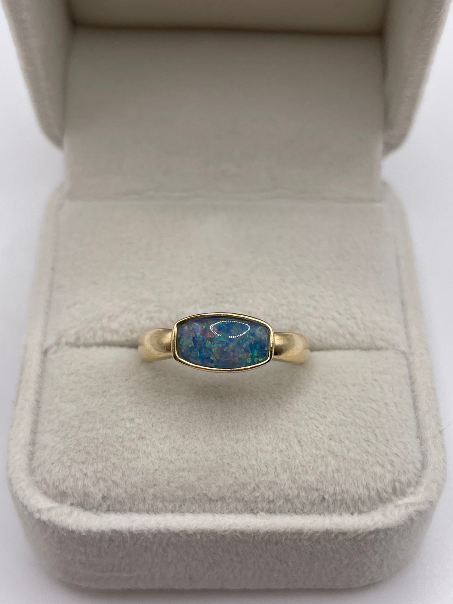 9ct gold opal triplet ring