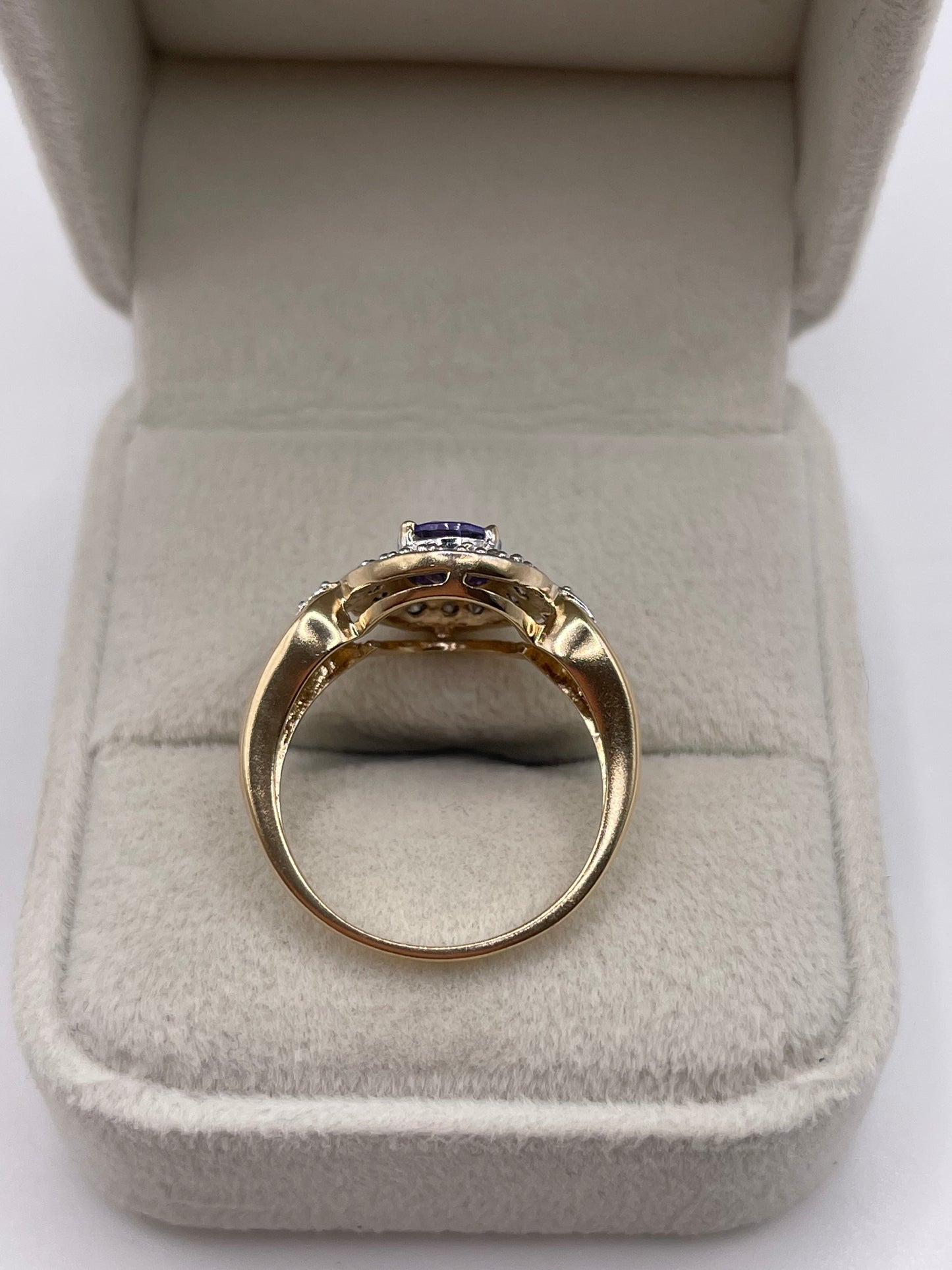 9ct gold tanzanite and diamond ring