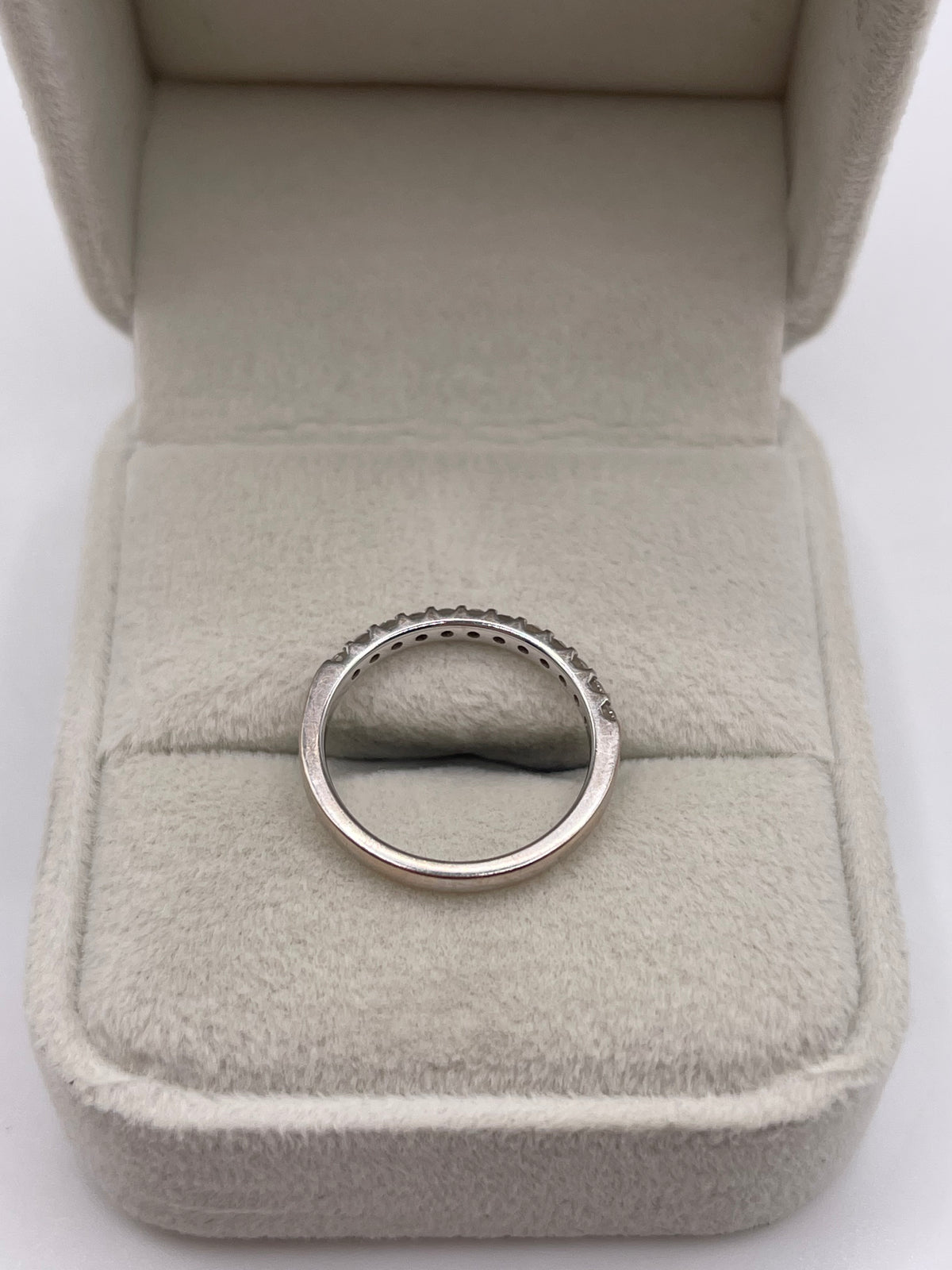 9ct white gold diamond ring