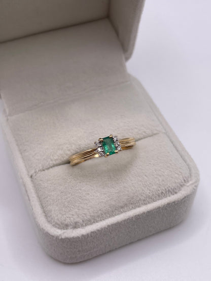 9ct gold emerald and diamond ring