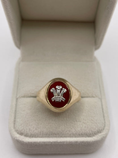 9ct gold carnelian crest ring